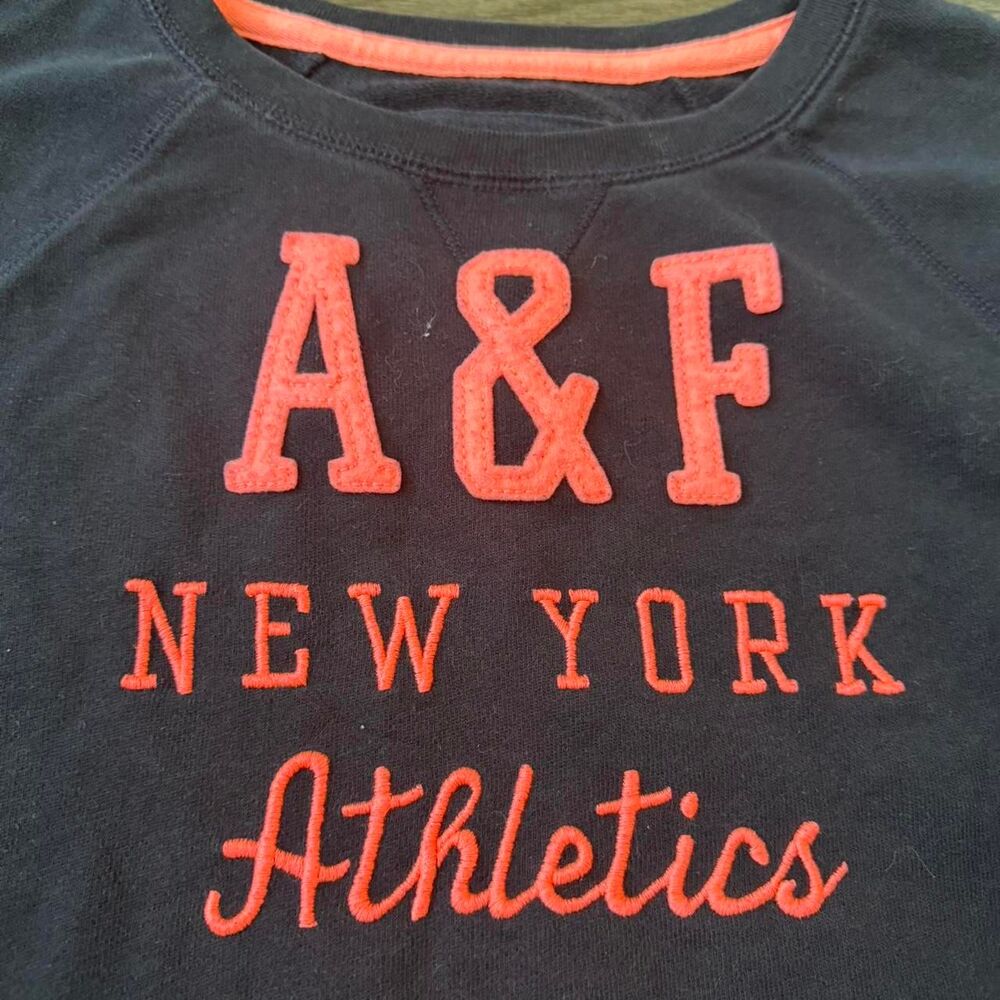 Vintage 00s Abercrombie & Fitch Embroidered long sleeve Women’s Size large